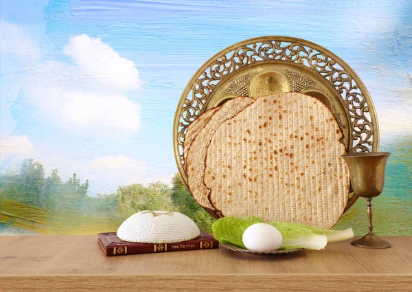 Pesah celebration concept (jewish Passover holiday). Traditional book with text in hebrew: Passover Haggadah (Passover Tale) — Stock Photo, Image