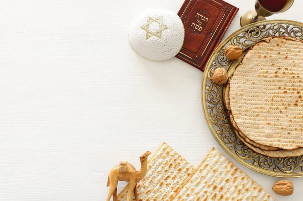 Pesah ünnep fogalma (zsidó húsvéti ünnep). Felülnézet, lapos lay — Stock Fotó