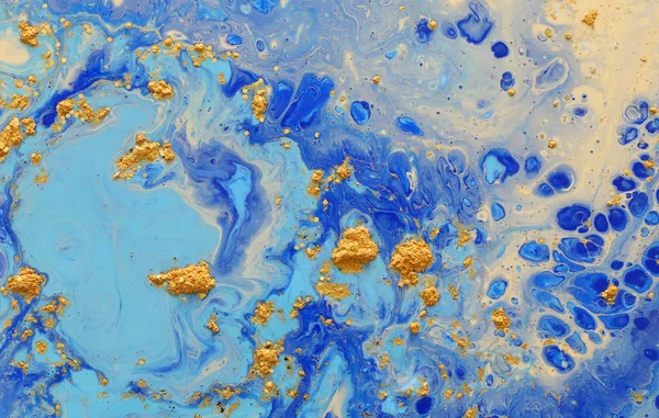 Abstraktní marblerovaný efekt. Modré tvůrčí barvy. Krásná malba s přídavkem zlata — Stock fotografie