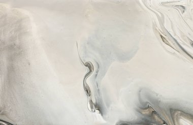 Soyut marbleized etkisi arka plan. siyah, gri ve beyaz yaratıcı renkler. Altın ilavesi ile güzel boya.