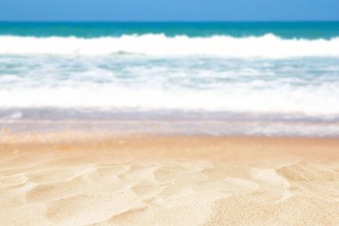 Yaz deniz arka plan kopya alanı ile önünde boş kum plaj