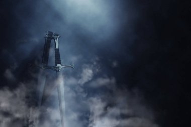 gizemli ve büyülü fotoğraf Gotik siyah b üzerinde gümüş kılıç