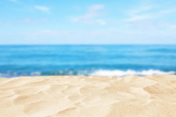 Lege zand strand voor de zomer zee achtergrond met kopie ruimte — Stockfoto