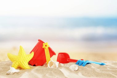 Tatil. için plaj renkli oyuncaklar ile tatil ve yaz görüntü