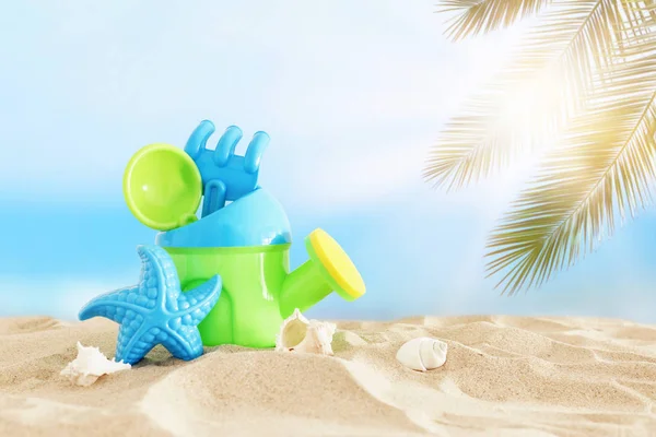 Vacanza e immagine estiva con spiaggia giocattoli colorati per bambini sopra — Foto Stock