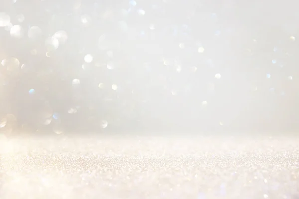 キラキラヴィンテージライトの背景。銀と白。デフォーカス — ストック写真