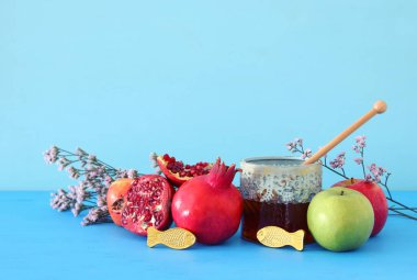 Rosh hashanah 'ın (Yahudi Yeni Yıl Tatili) dini imajı. Geleneksel semboller