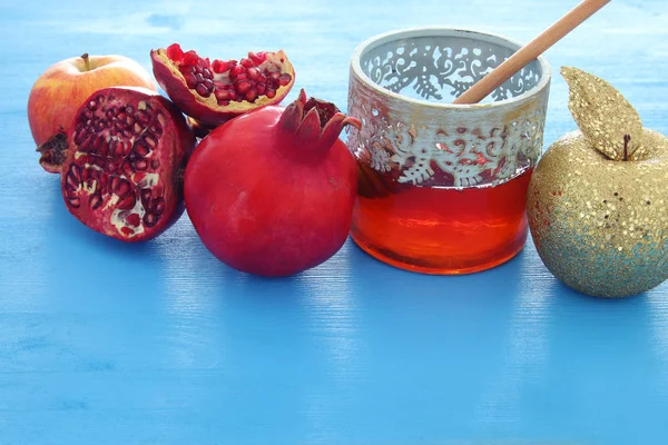 Θρησκευτική εικόνα του Rosh Hashanah (εβραϊκή Πρωτοχρονιά διακοπών) έννοια. Παραδοσιακά σύμβολα — Φωτογραφία Αρχείου