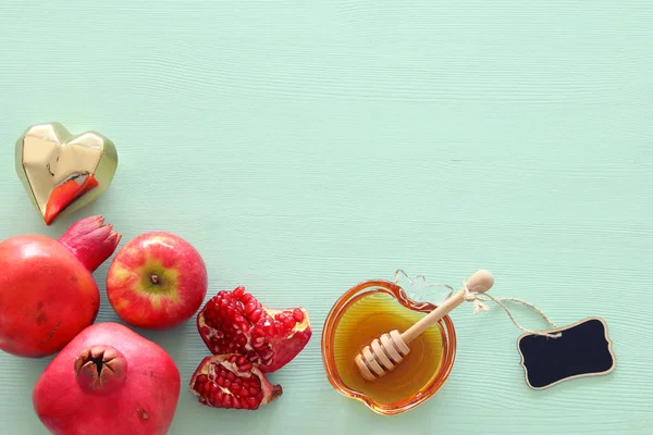 Religie beeld van Rosh hashanah (Joods Nieuwjaar vakantie) concept. Traditionele symbolen — Stockfoto