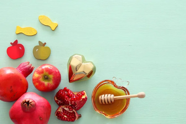 Religion image of Rosh hashanah (jewish New Year holiday) concept. Traditional symbols — Stock Photo, Image