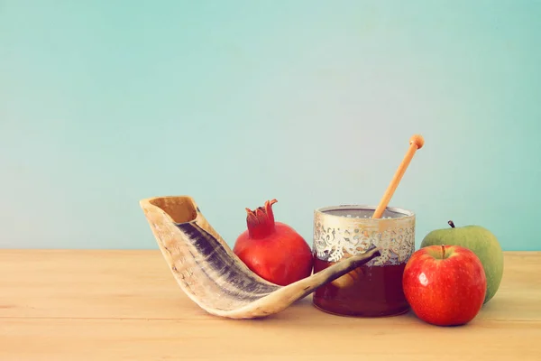 Religion image of Rosh hashanah (jewish New Year holiday) concept. Traditional symbols — Stock Photo, Image