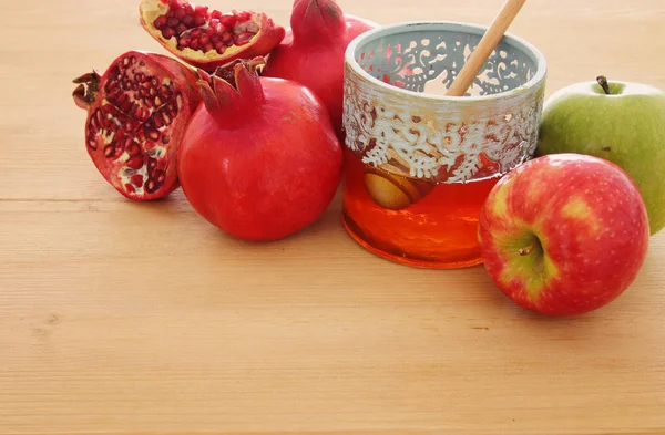 Imagem religiosa do conceito Rosh hashanah (feriado de Ano Novo judaico). Símbolos tradicionais — Fotografia de Stock