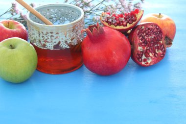Rosh hashanah 'ın (Yahudi Yeni Yıl Tatili) dini imajı. Geleneksel semboller