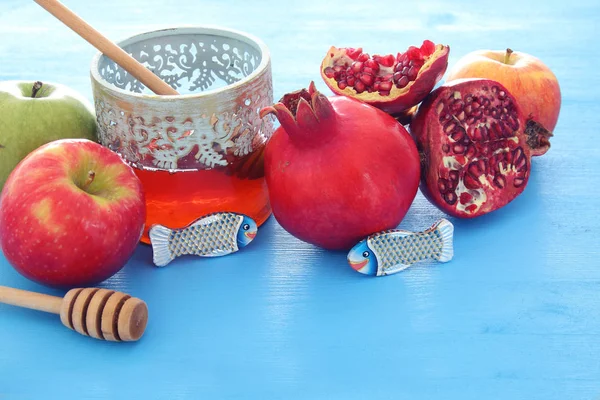 Religion image of Rosh hashanah (jewish New Year holiday) concept. Traditional symbols — Stock Photo, Image