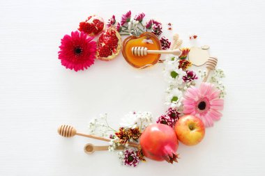 Rosh hashanah 'ın (Yahudi Yeni Yıl Tatili) dini imajı. Geleneksel semboller