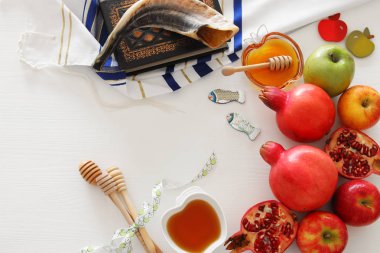 Rosh hashanah 'ın (Yahudi Yeni Yıl Tatili) dini imajı. Geleneksel semboller