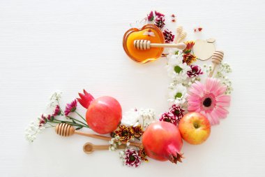 Rosh hashanah 'ın (Yahudi Yeni Yıl Tatili) dini imajı. Geleneksel semboller