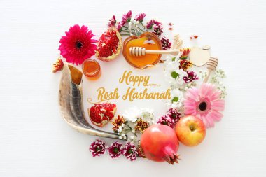 Rosh hashanah 'ın (Yahudi Yeni Yıl Tatili) dini imajı. Geleneksel semboller