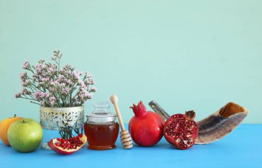 Rosh hashanah 'ın (Yahudi Yeni Yıl Tatili) dini imajı. Geleneksel semboller