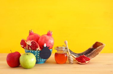 Rosh hashanah 'ın (Yahudi Yeni Yıl Tatili) dini imajı. Geleneksel semboller