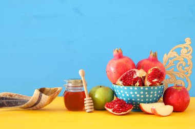 Rosh hashanah 'ın (Yahudi Yeni Yıl Tatili) dini imajı. Geleneksel semboller