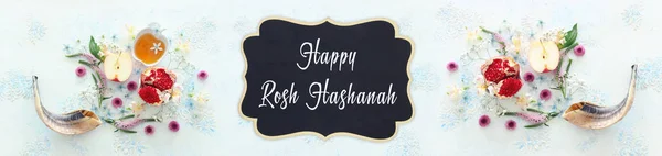 Религиозный образ концепции Рош ха-Шана (еврейский новогодний праздник). Традиционные символы. banner — стоковое фото