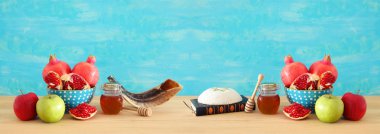 Rosh hashanah 'ın (Yahudi Yeni Yıl Tatili) dini imajı. Geleneksel semboller