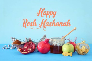 Rosh hashanah 'ın (Yahudi Yeni Yıl Tatili) dini imajı. Geleneksel semboller
