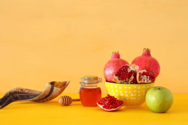 Rosh hashanah 'ın (Yahudi Yeni Yıl Tatili) dini imajı. Geleneksel semboller