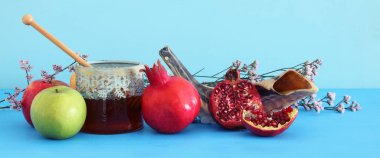 Rosh hashanah 'ın (Yahudi Yeni Yıl Tatili) dini imajı. Geleneksel semboller