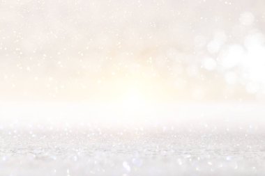 glitter vintage ışıkları soyut backgrounf . gümüş ve beyaz. de-odaklı