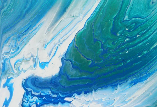Fotografia de arte de fundo efeito marbleized abstrato. turquesa, verde esmeralda, azul, branco e dourado cores criativas. Pintura bonita . — Fotografia de Stock