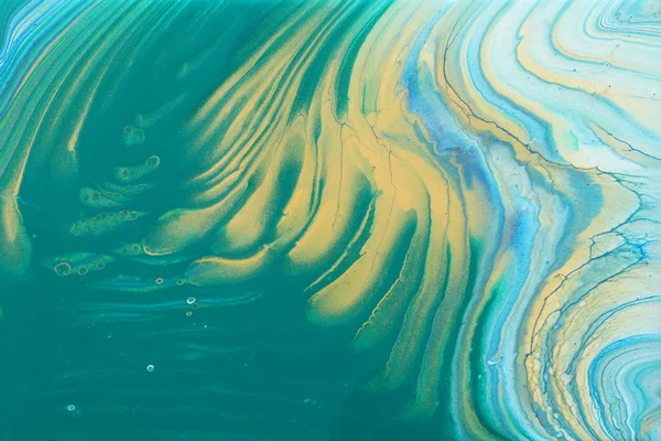 Kunst fotografie van abstracte marbleized effect achtergrond. turkoois, smaragd groen, blauw, wit en goud creatieve kleuren. Mooie verf. — Stockfoto