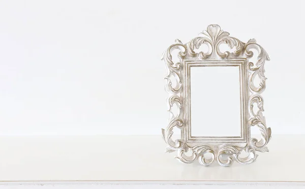 Image White Baroque Vintage Empty Photo Frame Wooden Table Mockup — Stock Photo, Image