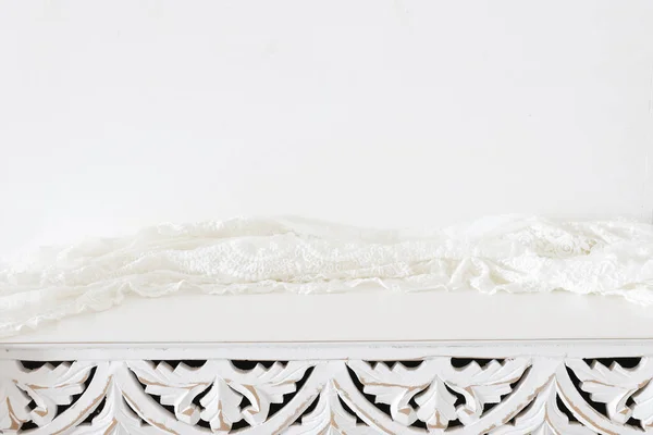 Background Image Vintage Table Lace Fabric Front White Wall Ready — Stock Photo, Image