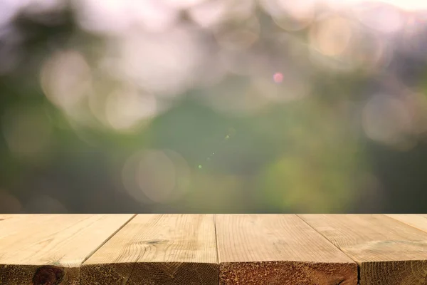 Empty Rustic Table Front Green Spring Abstract Bokeh Background Product — Stock Photo, Image