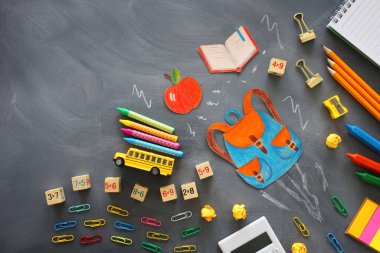 Eğitim. Okul konseptine geri dönelim. Üst görünüm, düz uzanma