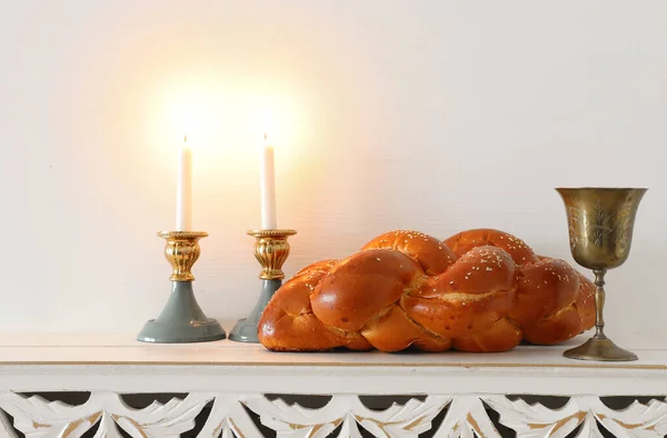 Shabbat Görüntüsü Challah Ekmeği Şabat Şarabı Mumlar — Stok fotoğraf