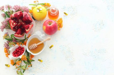 Rosh hashanah 'ın (Yahudi Yeni Yıl Tatili) dini imajı. Geleneksel semboller
