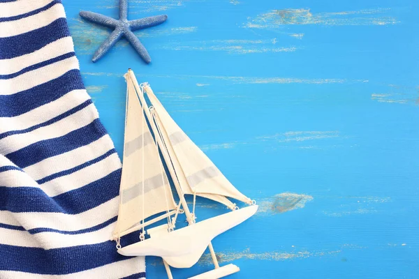 Wooden Vintage Boat Towel Blue Background — Stock Photo, Image
