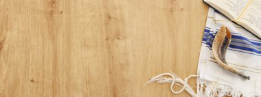 Dua kitabının ve Shofar 'ın (boynuz) dini sembollerinin dini imgesi. Rosh hashanah (Yahudi Yeni Yıl Tatili), Şabat ve Yom kippur kavramı