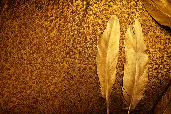 Πολυτελές Χρυσό Ορείχαλκο Υφή Φόντο Φτερά — Φωτογραφία Αρχείου