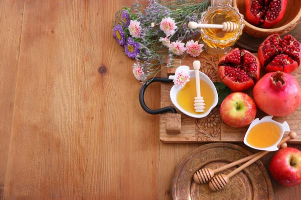 Rosh hashanah 'ın (Yahudi Yeni Yıl Tatili) dini imajı. Geleneksel semboller