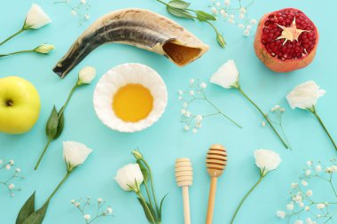 Rosh hashanah (Yahudi Yeni Yıl Tatili) konsepti. Geleneksel semboller