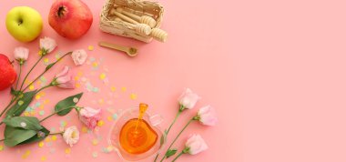 Rosh hashanah (Yahudi Yeni Yıl Tatili) konsepti. Geleneksel semboller