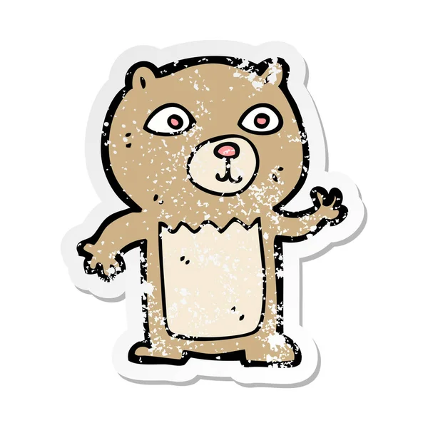 Pegatina retro angustiado de un oso de peluche ondeante de dibujos animados — Archivo Imágenes Vectoriales