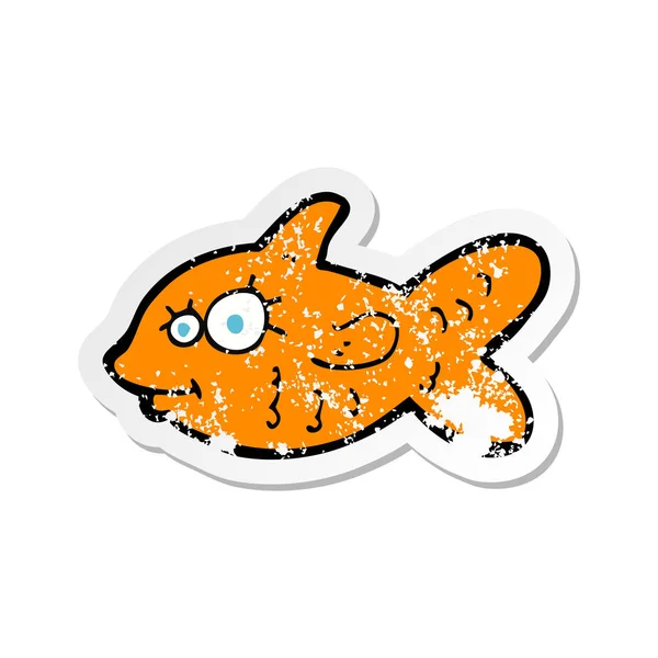 Retro distressed sticker of a cartoon happy goldfish — Stock Vector