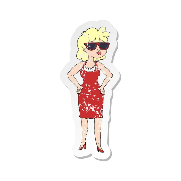 Retro noodlijdende sticker van een cartoon vrouw dragen van een zonnebril — Stockvector