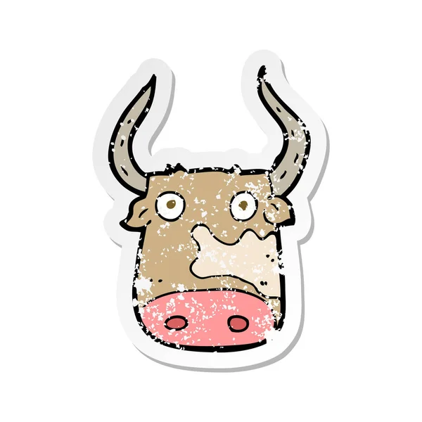 Pegatina retro angustiado de una vaca de dibujos animados — Vector de stock