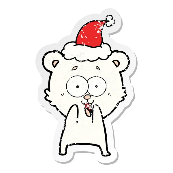 Eccitato orsacchiotto angosciato adesivo cartone animato di un Babbo Natale indossa — Vettoriale Stock